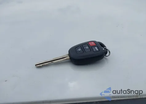 2018 Toyota Corolla Se z USA, uszkodzony, nr VIN 5YFBURHE4JP797409